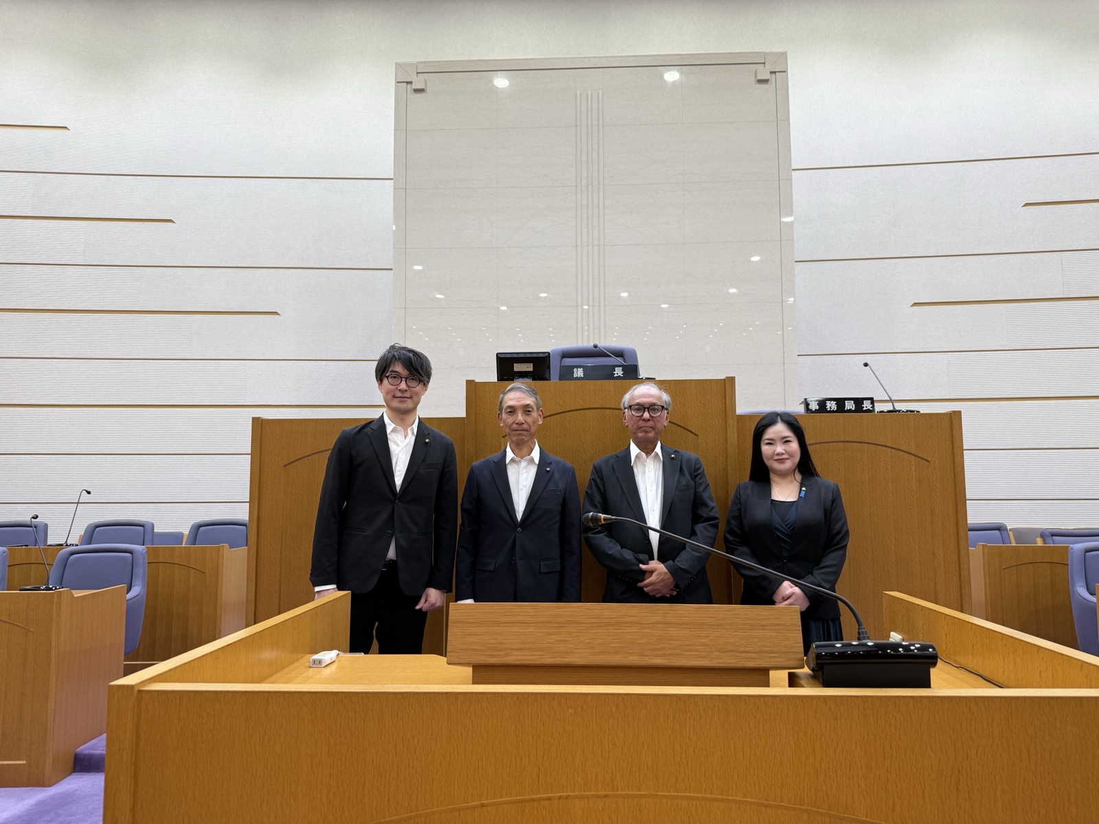 川西市議会議場での創政MISATO所属議員